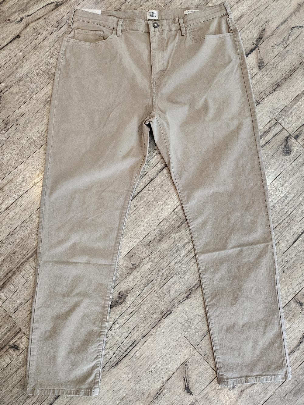 NWT Men’s Khaki tapered fit pants Flint and Tinder style 365 5 pocket 40X32